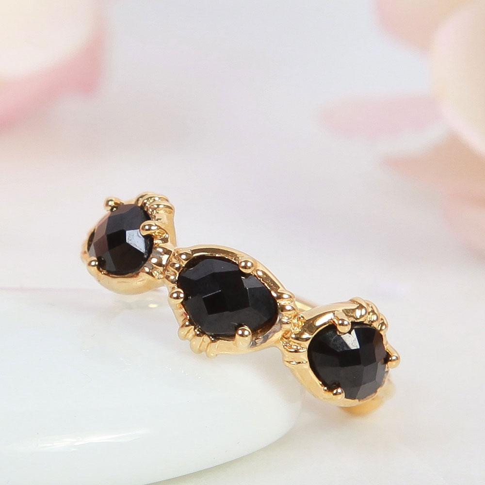 Photo du produit AU FIL DE LO Bague 3 pierres spinelle noire 