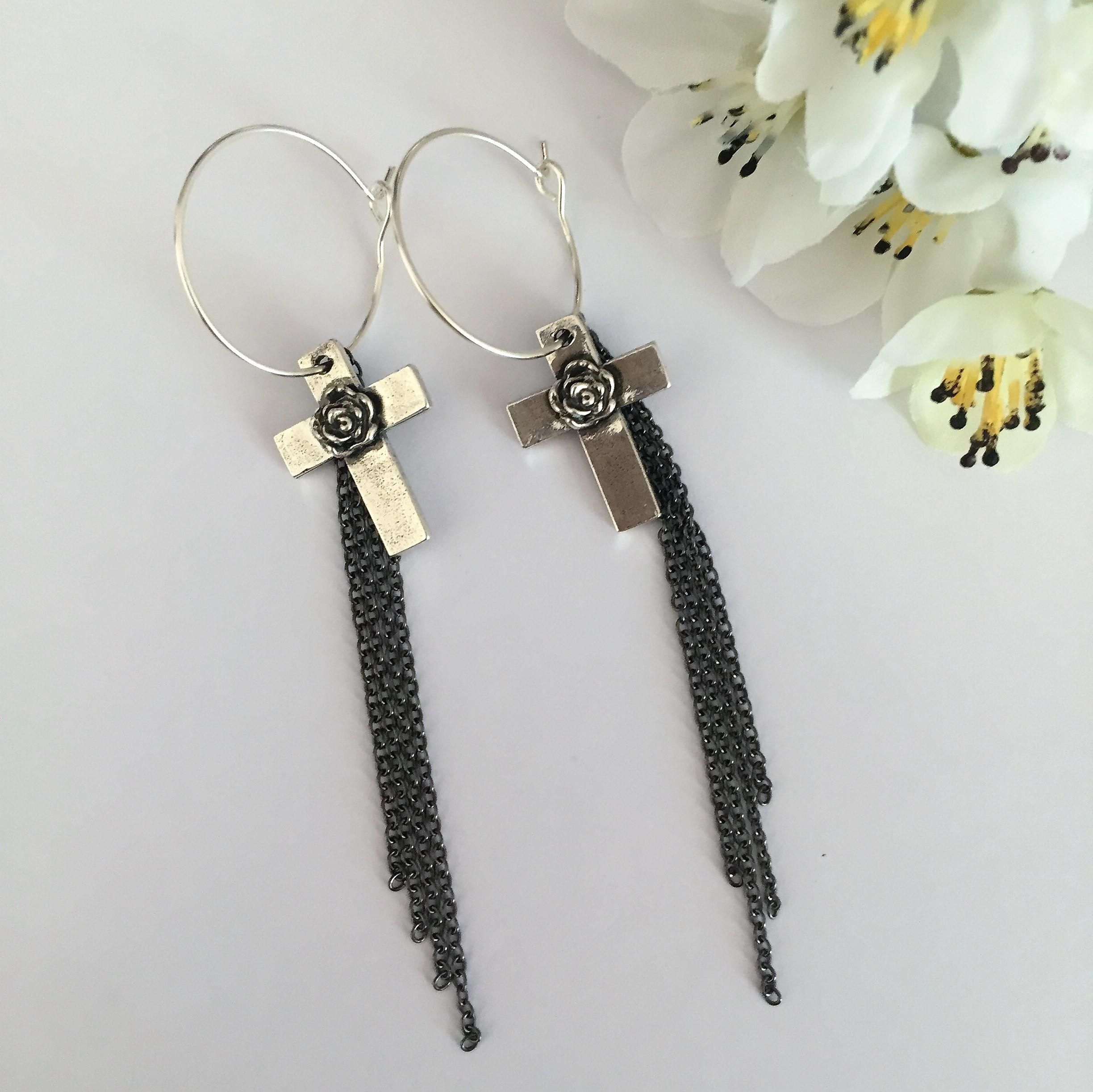 Photo du produit BEE VALENTINA Créoles croix avec fleur et chaînes argent