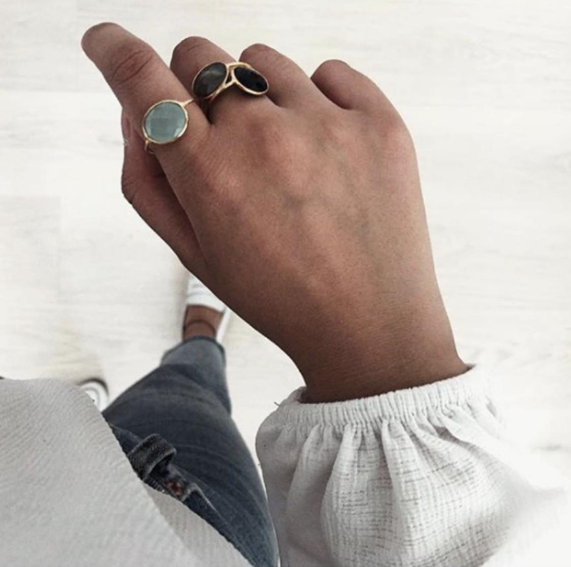 Photo du produit Caroline Najman Bague Pierre Sertie Calcédoine bleue  or