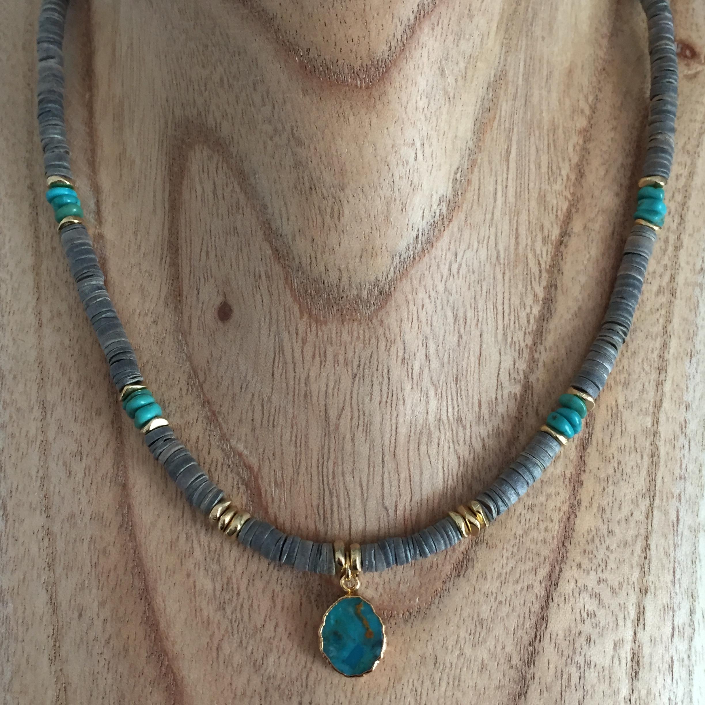 Photo du produit Hanka ïn Collier CHILL Coquillage gris/Turquoise/Chrysocolle or
