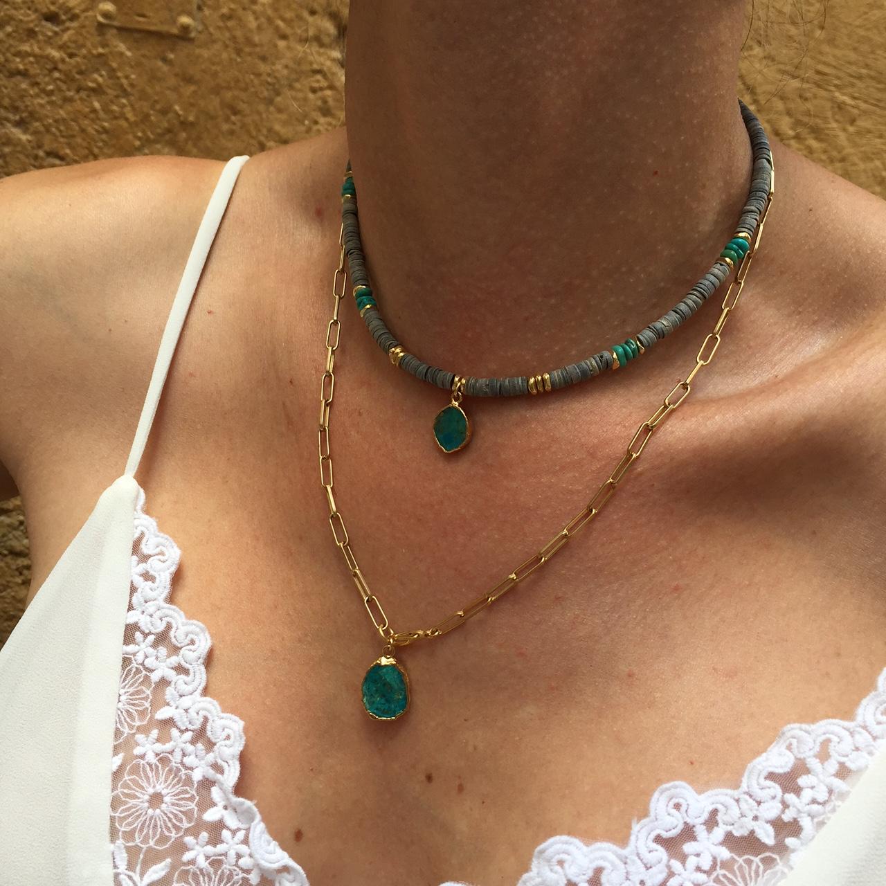 Photo du produit Hanka ïn Collier CHILL Coquillage gris/Turquoise/Chrysocolle or