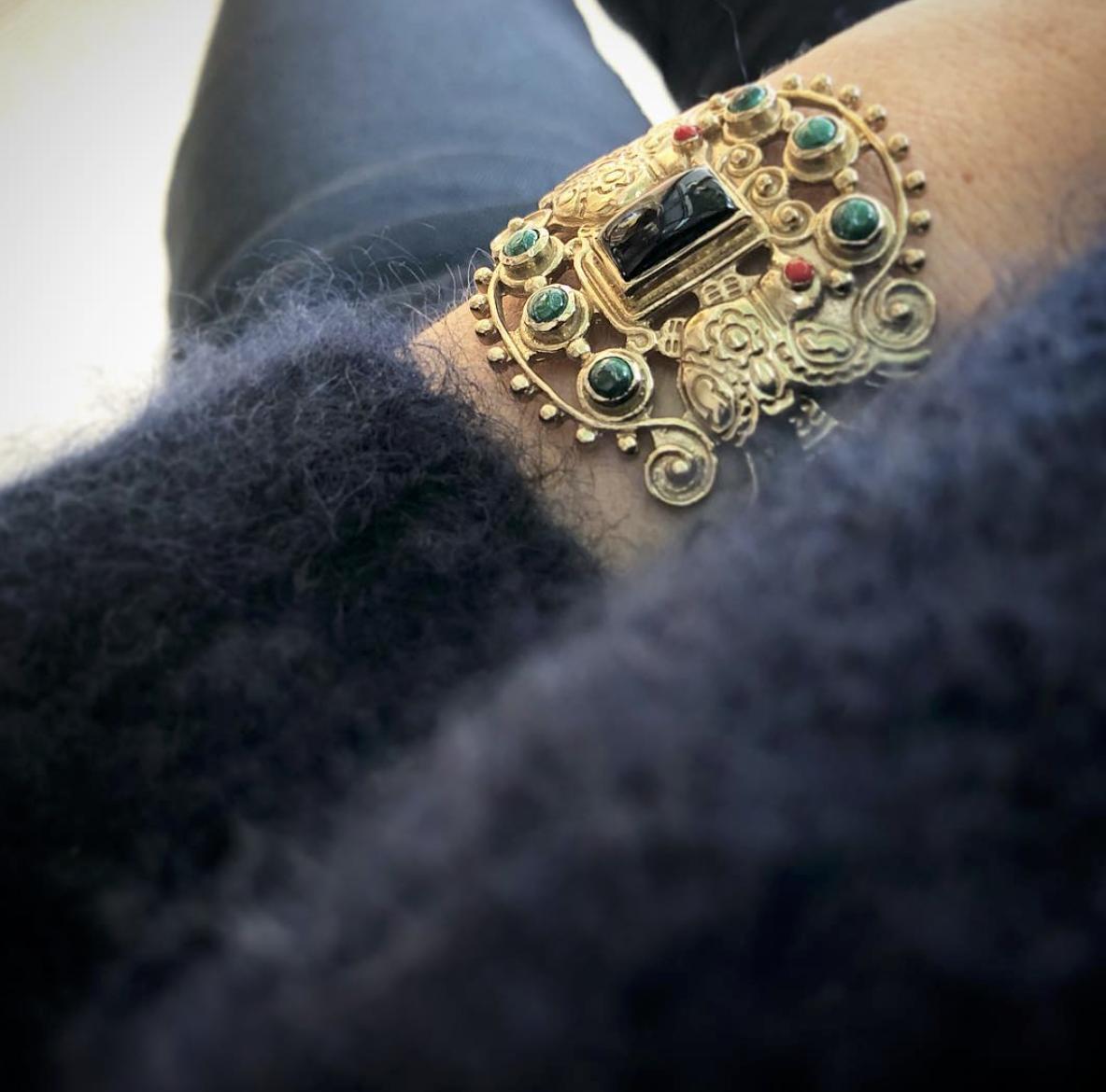 Photo du produit L'Atelier Plume Manchette ZORA Onyx Noir / Malachite or